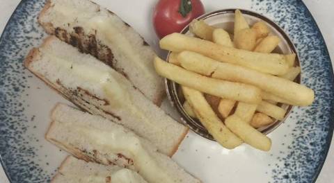 Çift Kaşarlı Tost